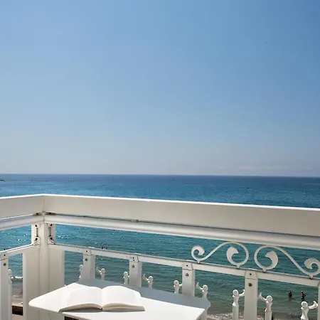 Grand Des Sablettes Plage, Curio Collection By Hilton Hotel La Seyne-sur-Mer