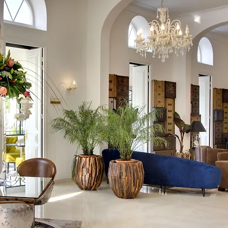 Hotel Grand Des Sablettes Plage, Curio Collection By Hilton