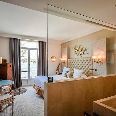 Hotel Grand Des Sablettes Plage, Curio Collection By Hilton 4*