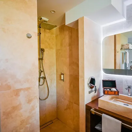 Grand Des Sablettes Plage, Curio Collection By Hilton 4* 라센느쉬르메르