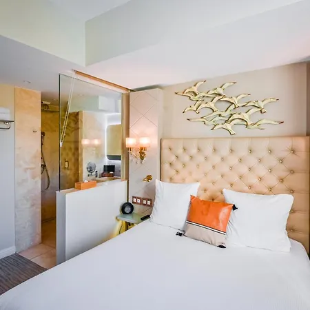 Grand Des Sablettes Plage, Curio Collection By Hilton Hotel