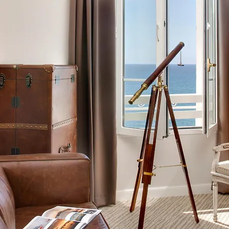 Ξενοδοχείο Grand Des Sablettes Plage, Curio Collection By Hilton 4*