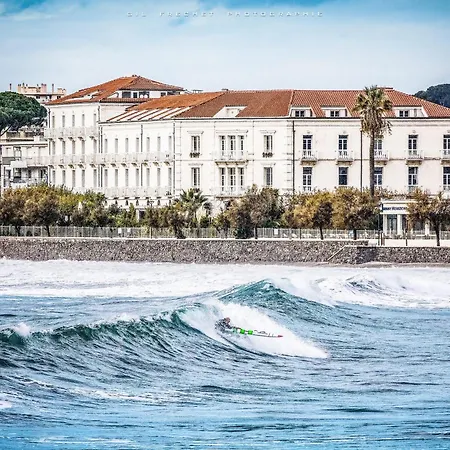 Grand Des Sablettes Plage, Curio Collection By Hilton La Seyne-sur-Mer
