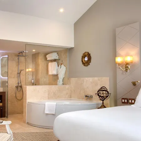 Grand Des Sablettes Plage, Curio Collection By Hilton Hotel La Seyne-sur-Mer
