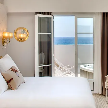 Grand Des Sablettes Plage, Curio Collection By Hilton 호텔