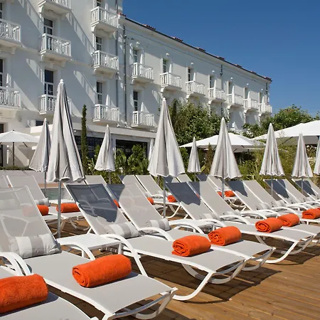 Hotel Grand Des Sablettes Plage, Curio Collection By Hilton 4*