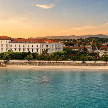 Hotel Grand Des Sablettes Plage, Curio Collection By Hilton 4*