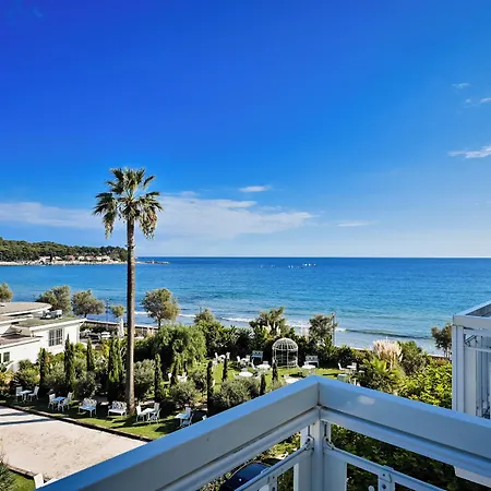 מלון Grand Des Sablettes Plage, Curio Collection By Hilton 4*