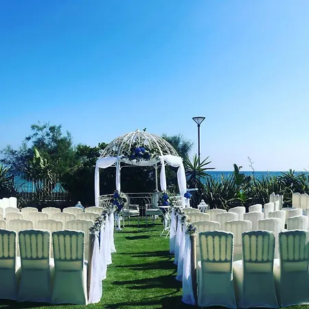 Grand Des Sablettes Plage, Curio Collection By Hilton 4*